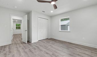 6105 E Desoto St, Bay St. Louis, MS 39520