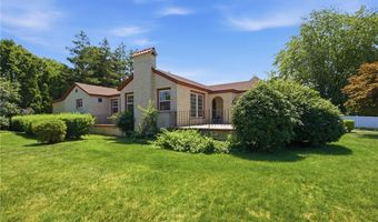 247 W Main Rd, Middletown, RI 02842
