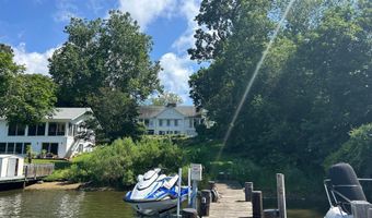 2660 GREENBRIAR Ln #B, Annapolis, MD 21401