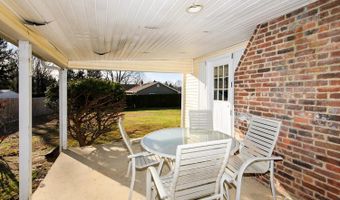 2 Woodbrook Dr, Aberdeen, NJ 07747
