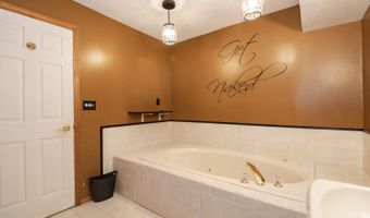 218 Partridge Ct, Algonquin, IL 60102