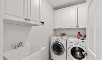 11 Swan Ln, Andover, MA 01810