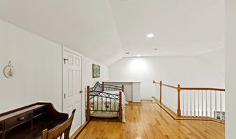 13 Laurel Hill Ct 13, Bourne, MA 02532