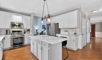 941 Par Dr, Algonquin, IL 60102