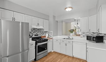 21196 WINDING BROOK Sq, Ashburn, VA 20147