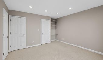 1455- B N VAN DORN St, Alexandria, VA 22304