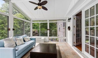 36 Daniel Dr, North Kingstown, RI 02852