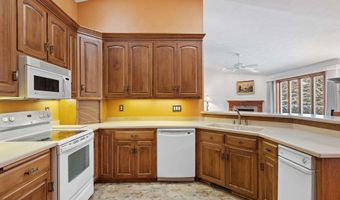 69 PENBROOK Cir, Appleton, WI 54913