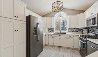 135 Hunters Path, Annandale, MN 55302