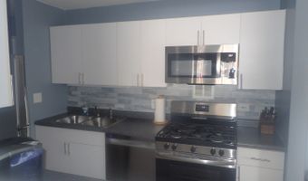 1127 S Old Wilke Rd 101, Arlington Heights, IL 60005