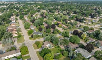 2130 W JONATHON Dr, Appleton, WI 54914
