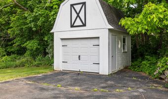 2 Marion Ln, Canterbury, CT 06331