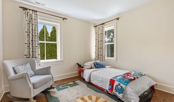 71 West Ave, Darien, CT 06820