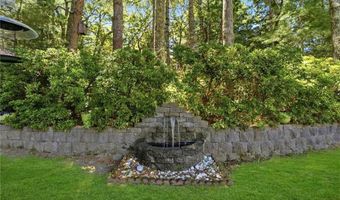 34 Crestwood Ln, Charlestown, RI 02813
