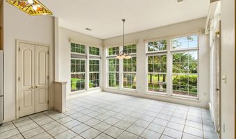16 Greenways Ln, Lakewood, NJ 08701