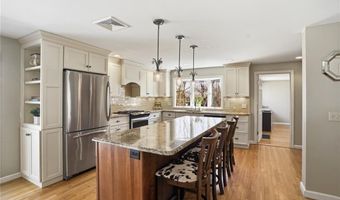 14 High St, Barrington, RI 02806