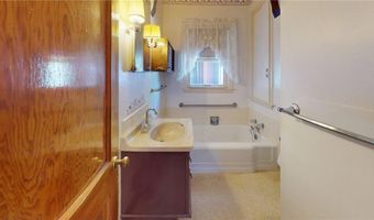 406 Giles Pl, Albert Lea, MN 56007