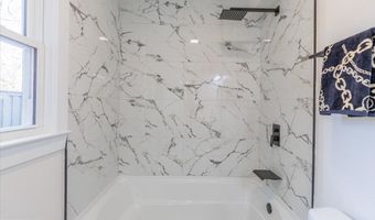 4702 MEADE St NE, Washington, DC 20019