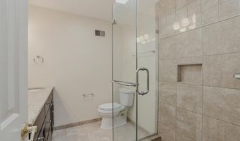 7607 MARYKNOLL Ave, Bethesda, MD 20817