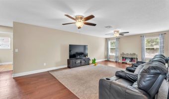 132 MAGNETA Loop, Auburndale, FL 33823