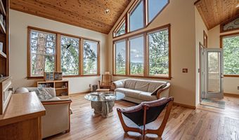 307 Hillcrest St, Ashland, OR 97520