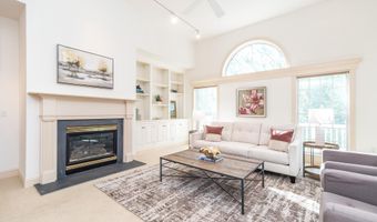 5812 HICKORY HOLLOW Ln, Doylestown, PA 18902