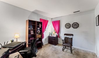 156 Heatherwood Dr 156, Brookfield, CT 06804