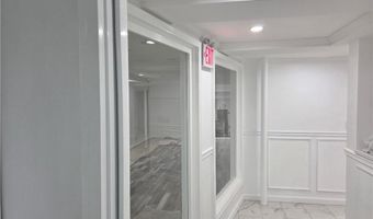 38 Bellevue Ave W, Newport, RI 02840