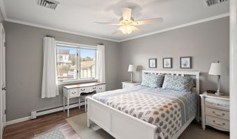 12 E Longport Ave, Bayville, NJ 08721