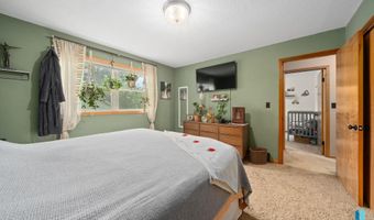 611 E 3Rd St St, Bridgewater, SD 57319