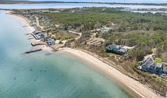 623 Lazy Point Rd, Amagansett, NY 11930