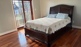 2445 S KENWOOD St, Arlington, VA 22206