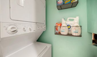 3309 WYNDHAM Cir 1180, Alexandria, VA 22302