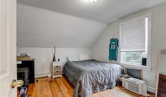 23 Stockholm St 2, Newport, RI 02840