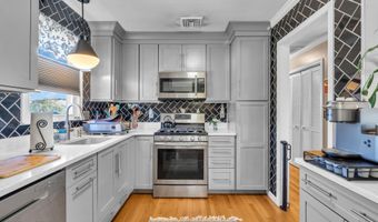 853 Spray Ave, Beachwood, NJ 08722