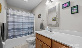17 Laurel Rd, Arden, NC 28704