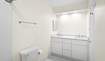 34 N GARFIELD St, Arlington, VA 22201