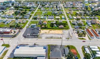 413 W Fort Macon Rd, Atlantic Beach, NC 28512