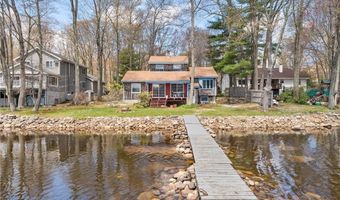 316 Court House Ln, Burrillville, RI 02859