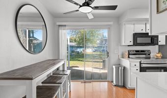 800 N HAWTHORNE Dr, Appleton, WI 54915