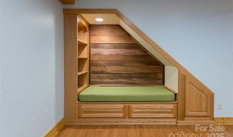 40 Governors View Rd, Asheville, NC 28805
