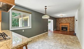 5820 139th St W, Apple Valley, MN 55124