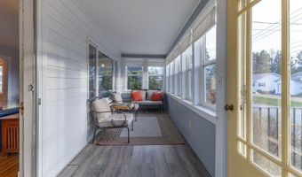 28 Mountainview Ave, Bangor, ME 04401