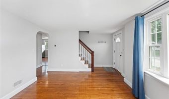 32 Rosemere Dr, East Providence, RI 02914