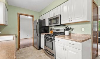 908 38th Ave, Anoka, MN 55303