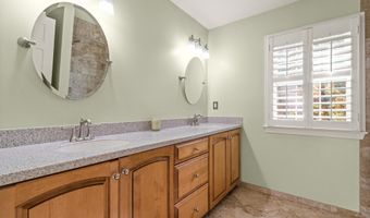 7421 BEVERLY MANOR Dr, Annandale, VA 22003