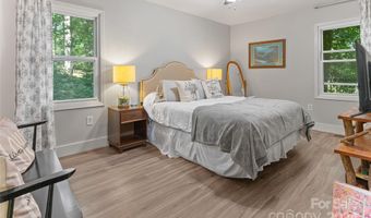 10 Muirfield Dr, Arden, NC 28704