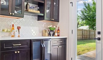 402 SW 11th St, Bentonville, AR 72712