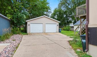 126 E MISSION Rd, Allouez, WI 54301