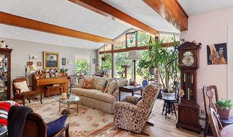 916 Hillcrest Dr, Adrian, MI 49221
